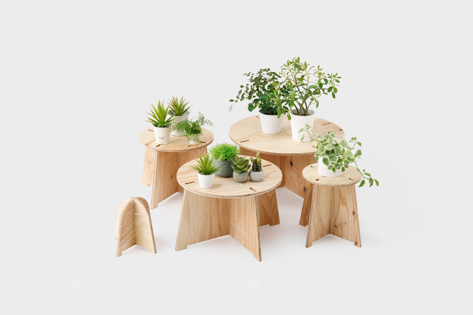 簡単に組み立てられるツリー型ディスプレイ | CAINZ DIY MARKET