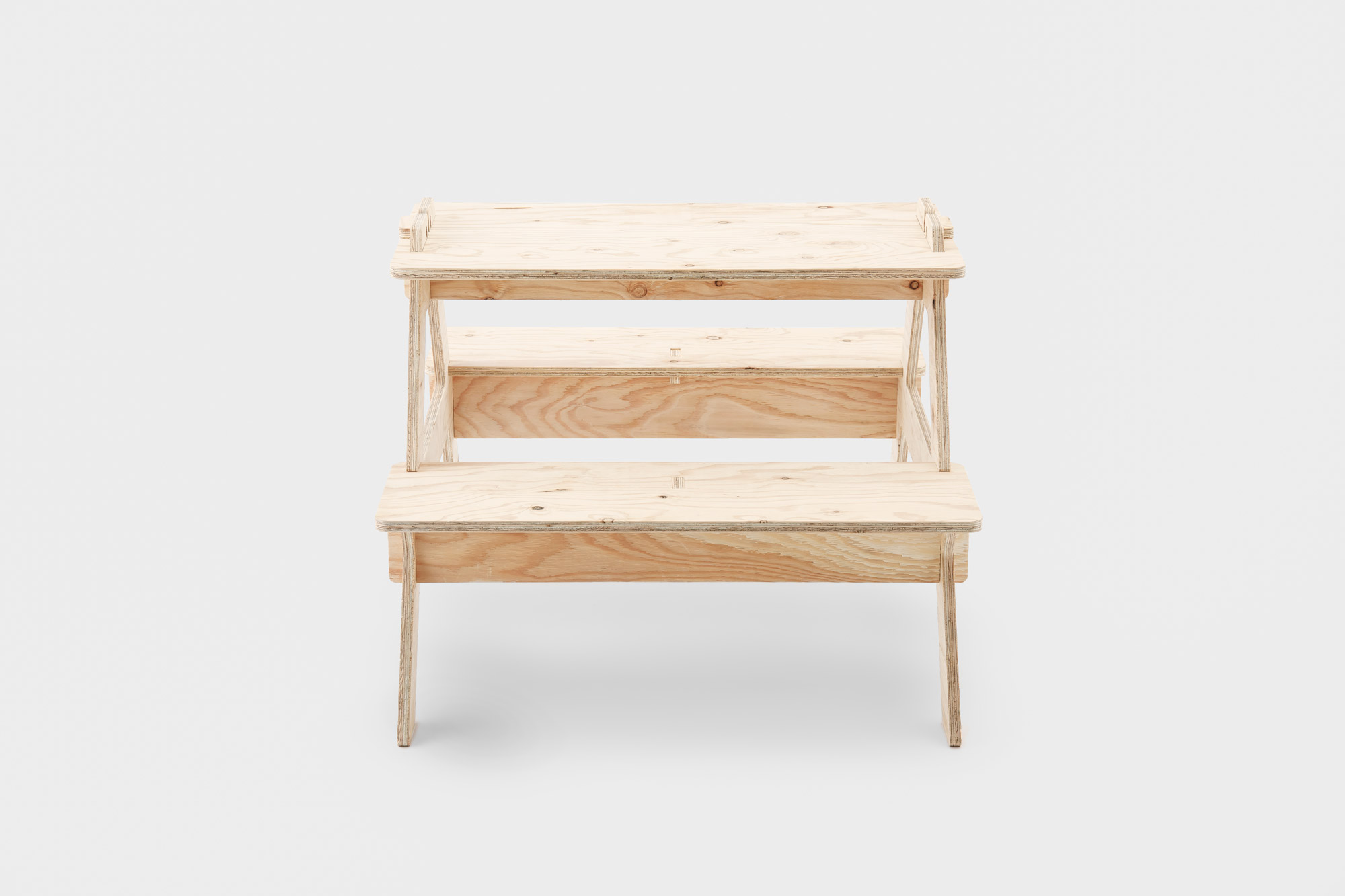 簡単に組み立てられるピクニックテーブル | CAINZ DIY MARKET