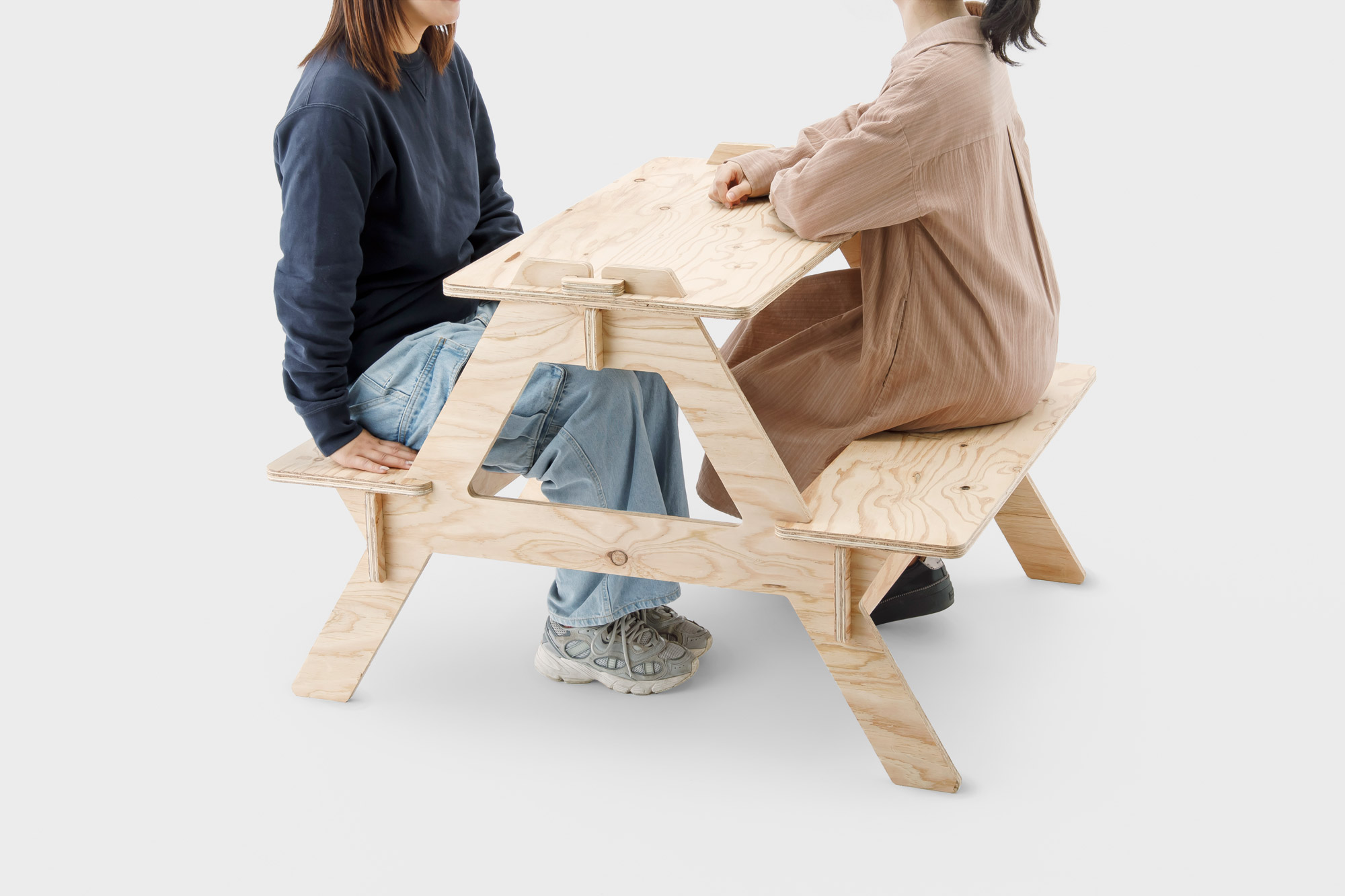 簡単に組み立てられるピクニックテーブル | CAINZ DIY MARKET