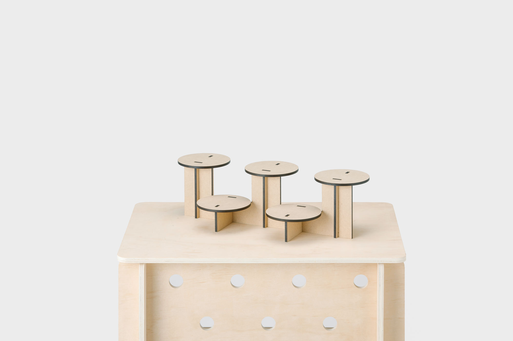 ひな壇ディスプレイ 5段（マルシェ什器） | CAINZ DIY MARKET