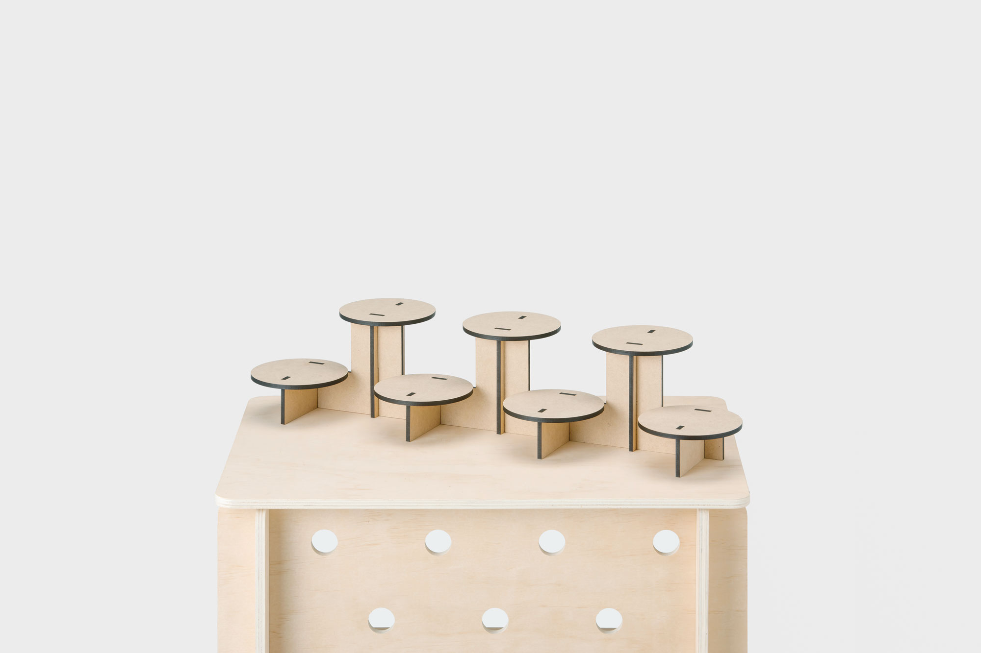 ひな壇ディスプレイ 7段（マルシェ什器） | CAINZ DIY MARKET