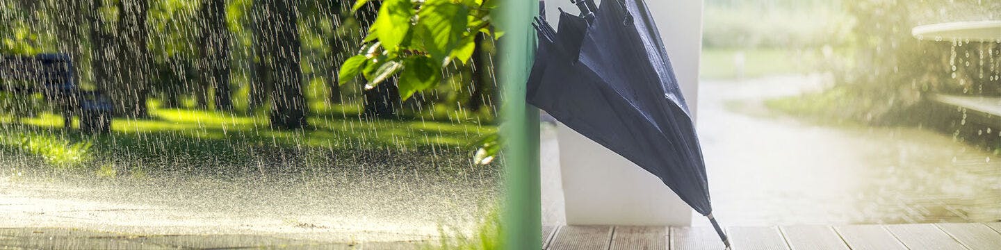 屋外の雨・ぬかるみ対策