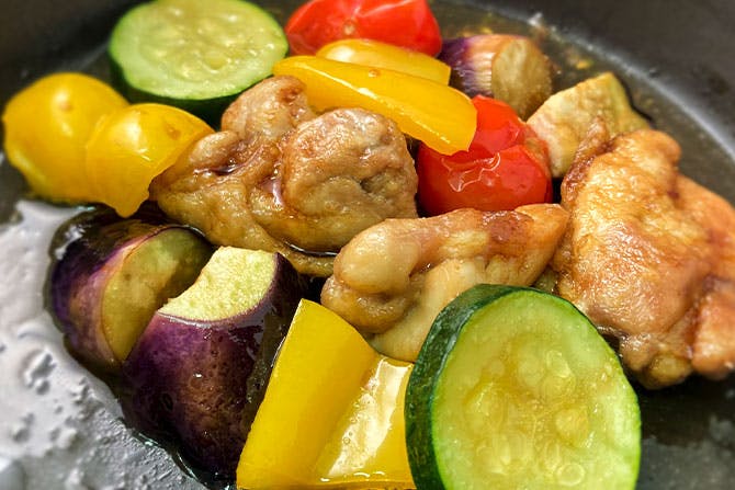 鶏もも肉と夏野菜の炒め物