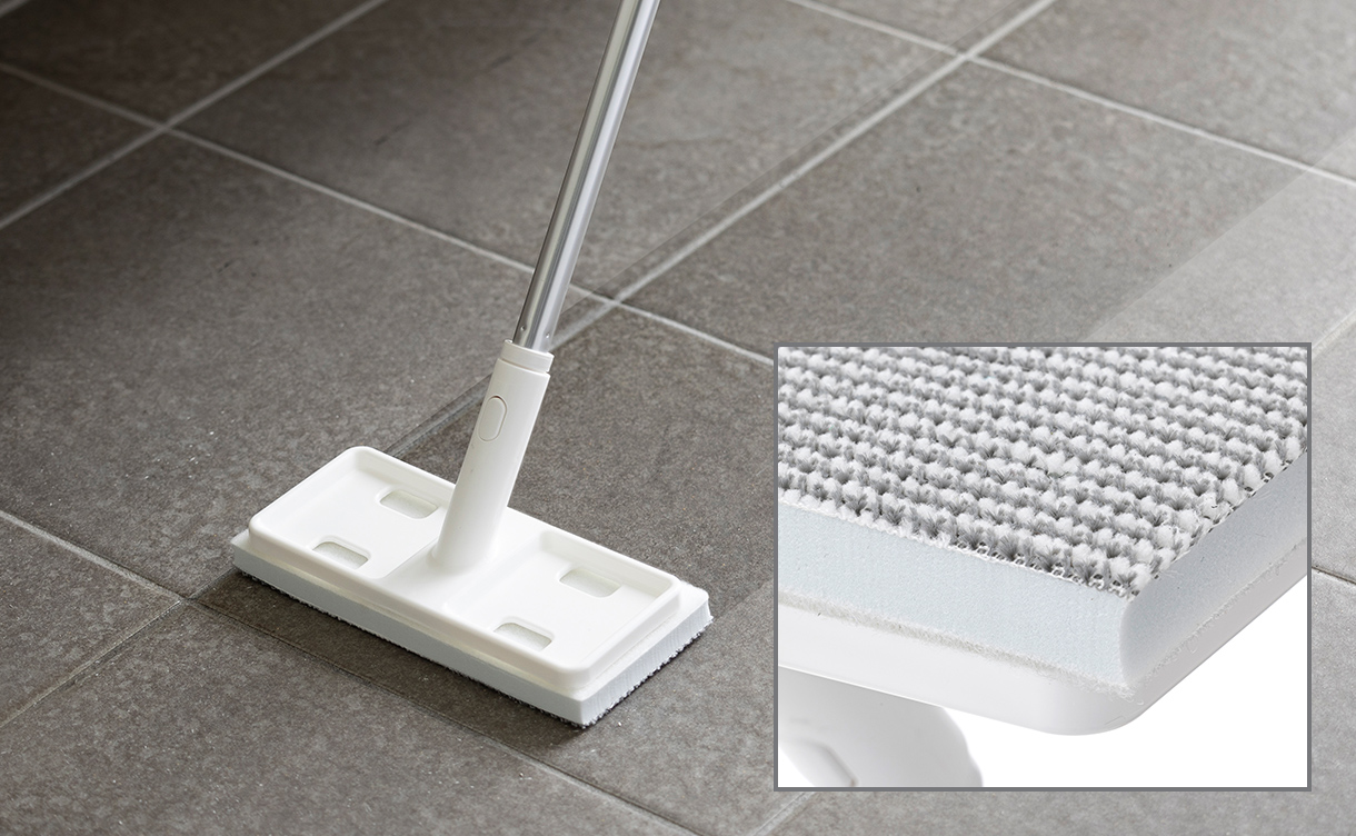 玄関タイルの汚れを落とすブラッシングスポンジ伸縮柄 全長(約