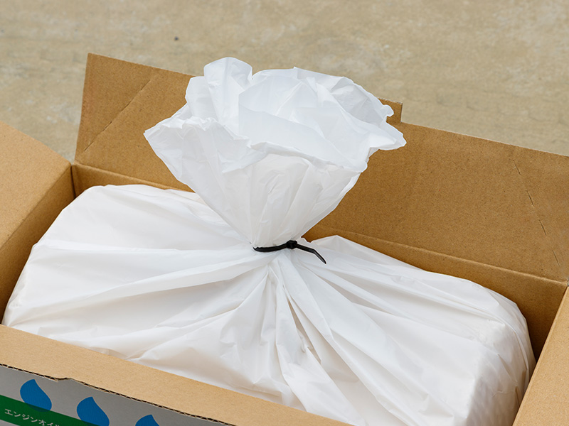 カインズ エンジンオイルの処理箱 4.5L | オイル・添加剤 通販